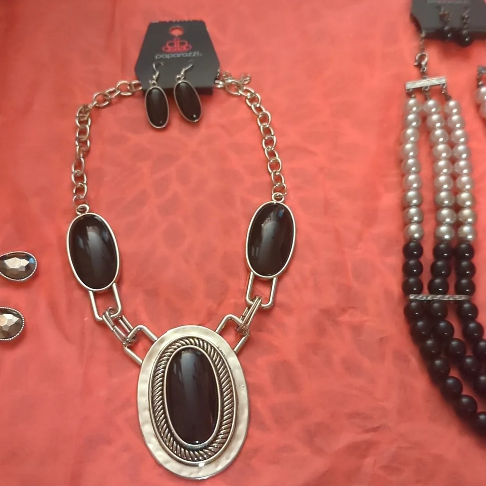 Jewelry - Picture 3 of 5
